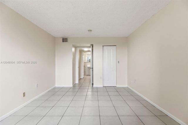 10425 SW 112th Ave 302, Miami, FL 33176