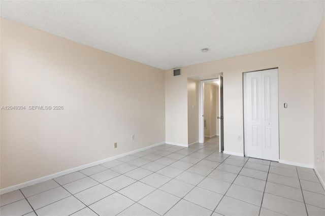 10425 SW 112th Ave 302, Miami, FL 33176