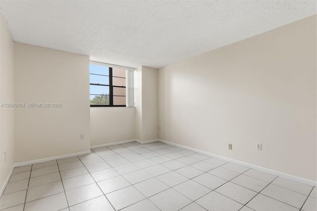 10425 SW 112th Ave 302, Miami, FL 33176
