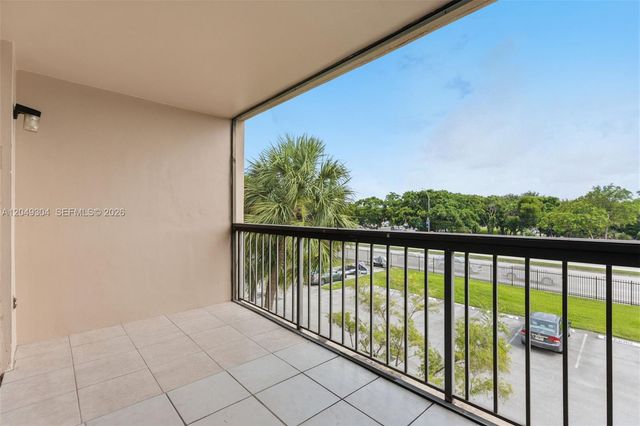 10425 SW 112th Ave 302, Miami, FL 33176