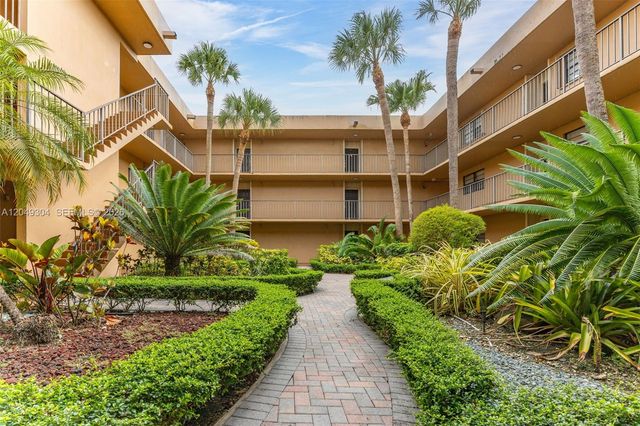 10425 SW 112th Ave 302, Miami, FL 33176