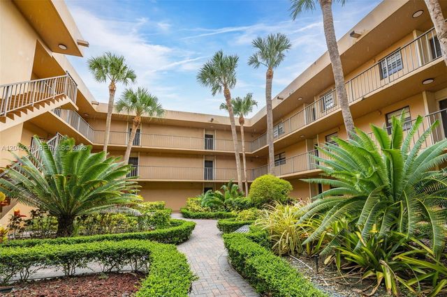 10425 SW 112th Ave 302, Miami, FL 33176