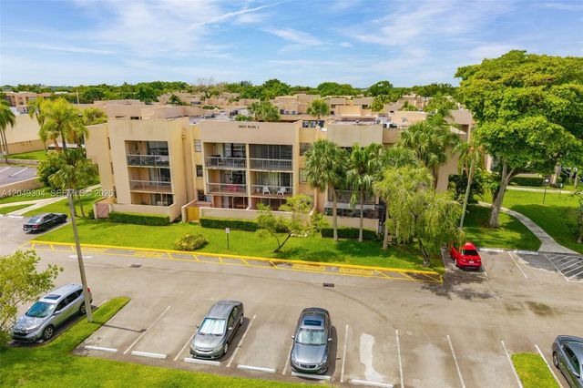 10425 SW 112th Ave 302, Miami, FL 33176