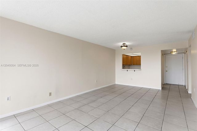 10425 SW 112th Ave 302, Miami, FL 33176