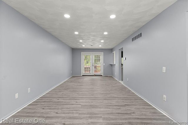 7985 Faircrest Drive, Ypsilanti, MI 48197