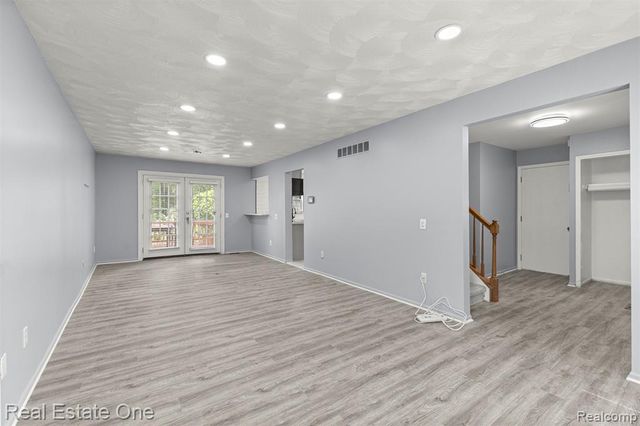 7985 Faircrest Drive, Ypsilanti, MI 48197