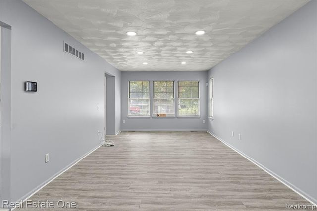 7985 Faircrest Drive, Ypsilanti, MI 48197