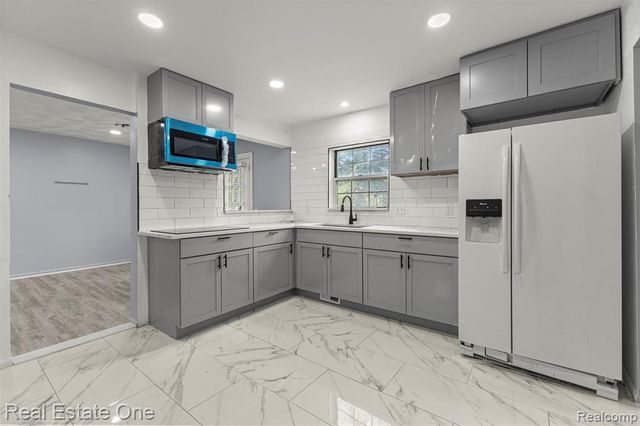 7985 Faircrest Drive, Ypsilanti, MI 48197