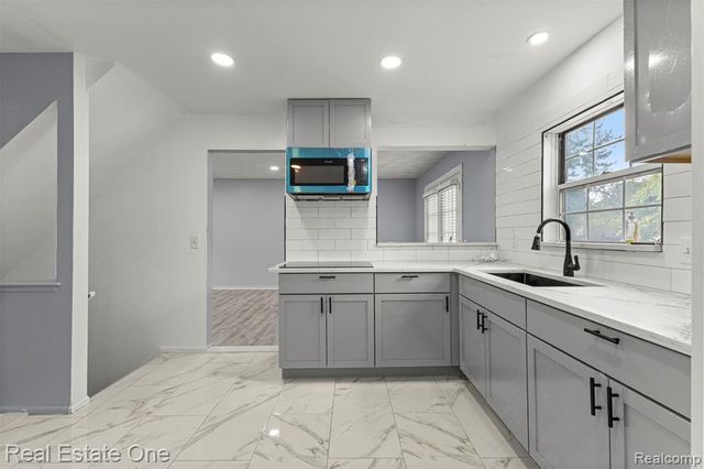 7985 Faircrest Drive, Ypsilanti, MI 48197