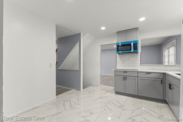 7985 Faircrest Drive, Ypsilanti, MI 48197