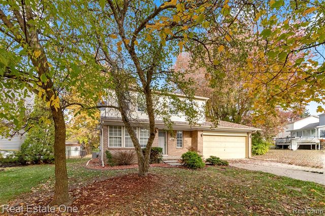 7985 Faircrest Drive, Ypsilanti, MI 48197