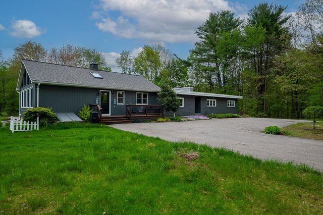 82 Central Tpke, Sutton, MA 01590