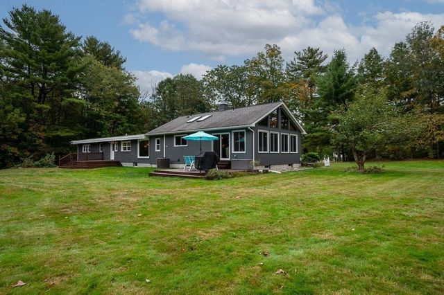 82 Central Tpke, Sutton, MA 01590