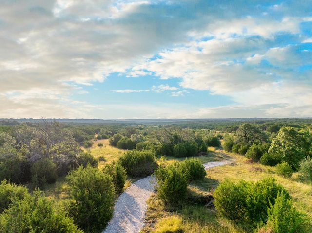 128 Private Road 142, Lampasas, TX 76550