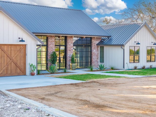 128 Private Road 142, Lampasas, TX 76550