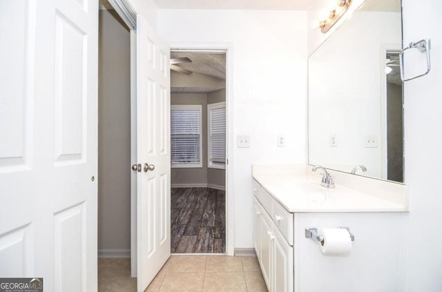 204 Chelsea Court, Woodstock, GA 30189