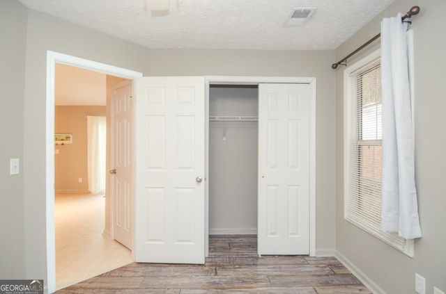 204 Chelsea Court, Woodstock, GA 30189