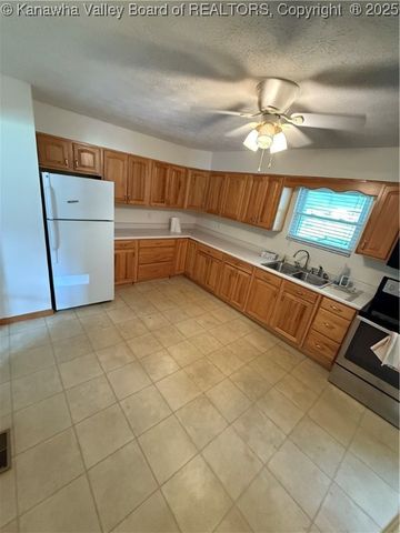 40 Hickory Lane, Madison, WV 25130