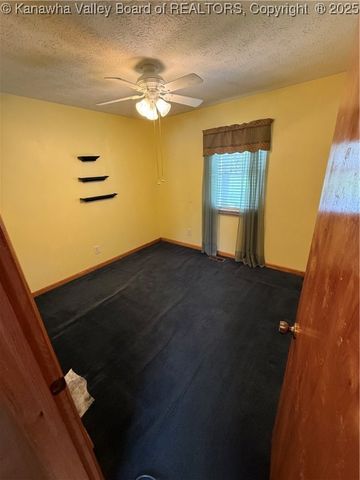 40 Hickory Lane, Madison, WV 25130