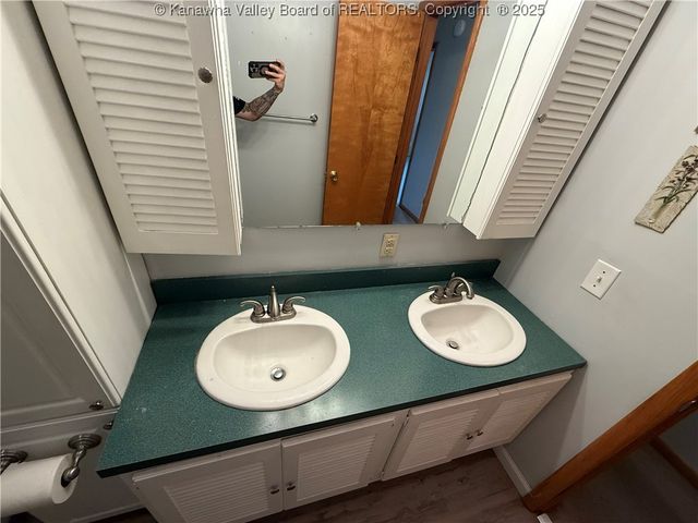 40 Hickory Lane, Madison, WV 25130