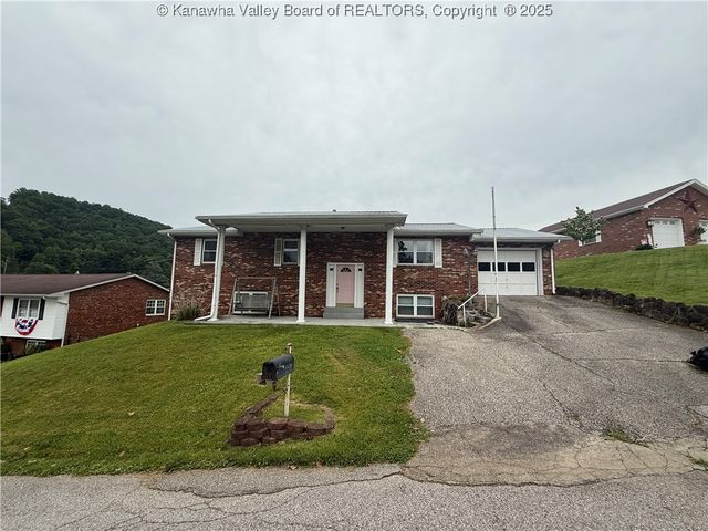 40 Hickory Lane, Madison, WV 25130
