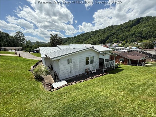 40 Hickory Lane, Madison, WV 25130