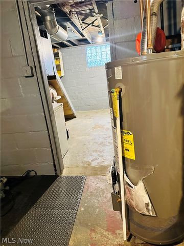 2616 Crown Place NW, Canton, OH 44708