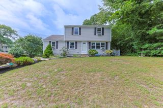 33 Lakefield Road, South Yarmouth, MA 02664