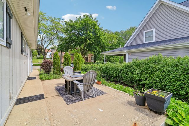 501 South Street, Barrington, IL 60010