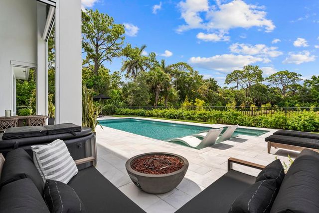 18401 Symphony Court, Jupiter, FL 33458