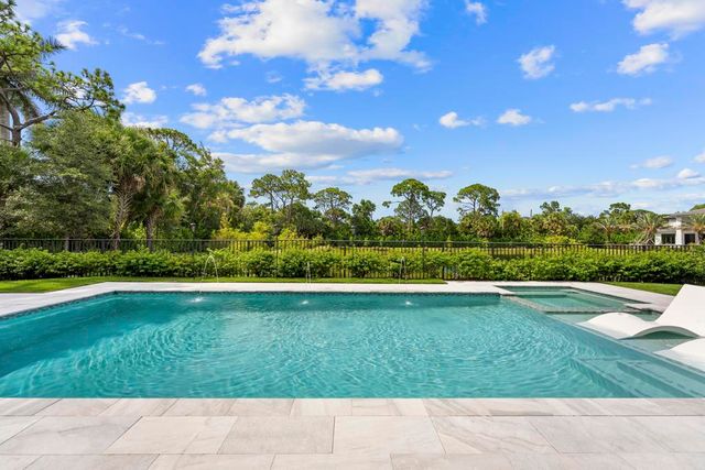 18401 Symphony Court, Jupiter, FL 33458