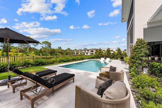 18401 Symphony Court, Jupiter, FL 33458
