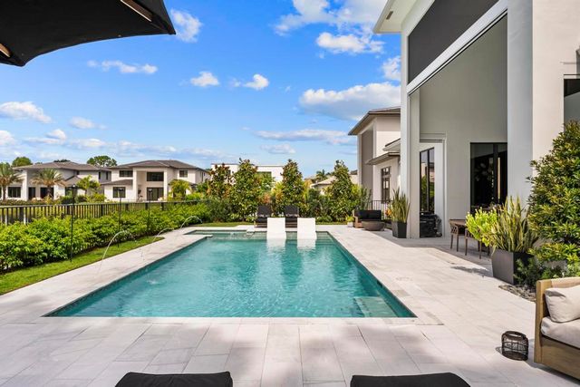 18401 Symphony Court, Jupiter, FL 33458
