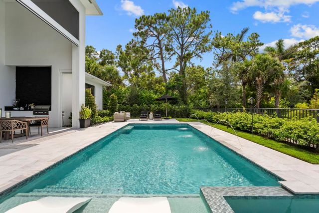 18401 Symphony Court, Jupiter, FL 33458