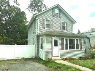 49 Lake Rd, Morristown Town, NJ 07960