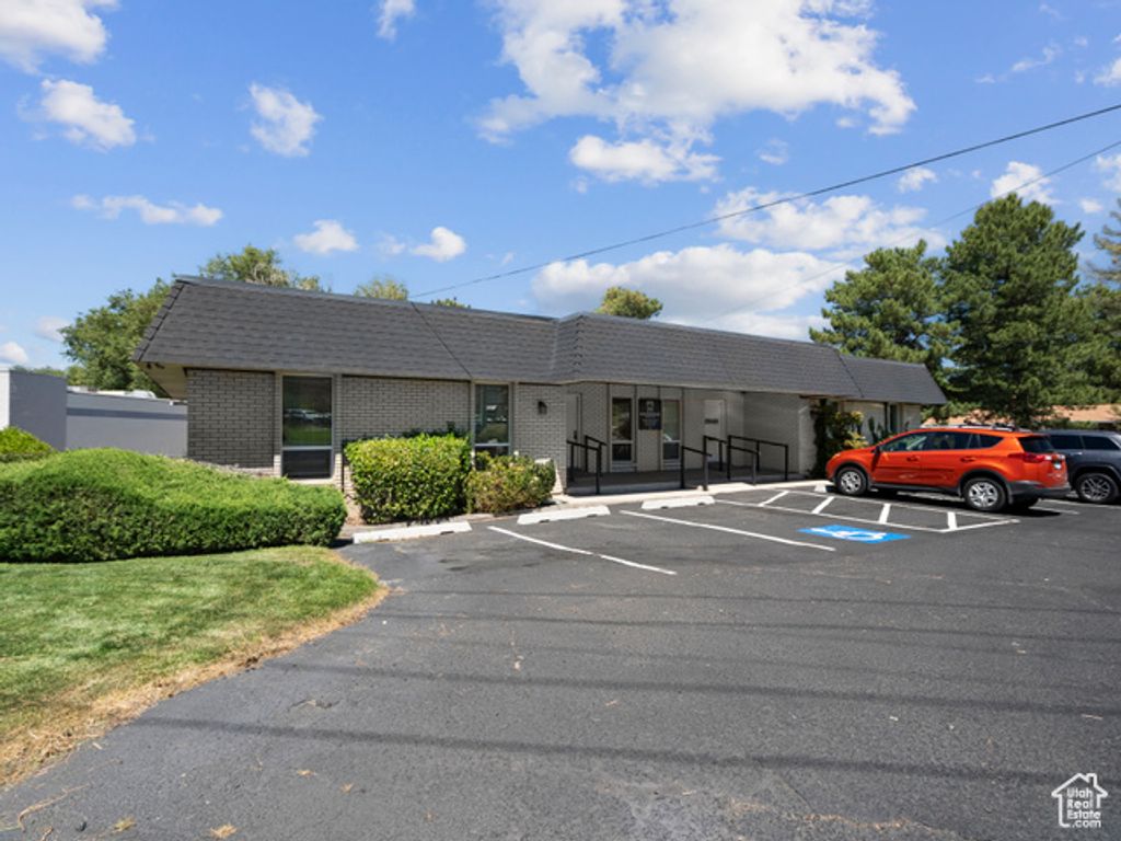 1345 E FORT UNION BLVD, Cottonwood Heights, UT 84121