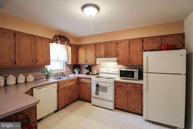 92 NEWMAN RD, Orrtanna, PA 17353