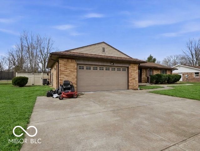 98 E Meadow Glen Drive, Brazil, IN 47834