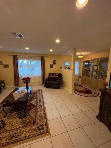 321 VENETIA AVENUE, North Port, FL 34287