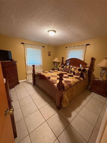 321 VENETIA AVENUE, North Port, FL 34287