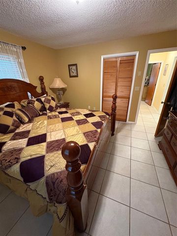 321 VENETIA AVENUE, North Port, FL 34287