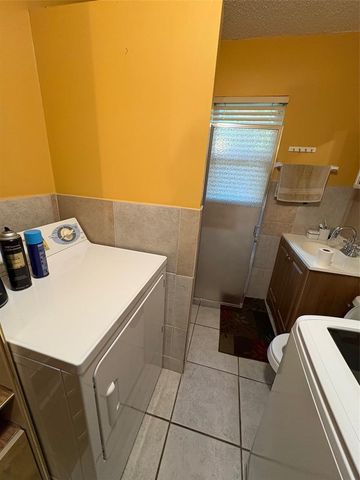 321 VENETIA AVENUE, North Port, FL 34287