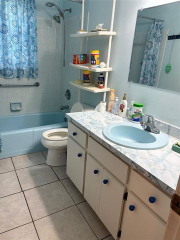 321 VENETIA AVENUE, North Port, FL 34287