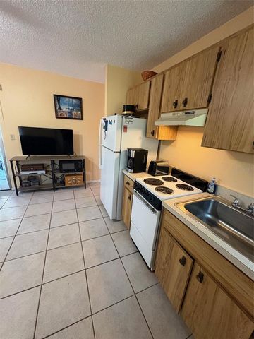 321 VENETIA AVENUE, North Port, FL 34287