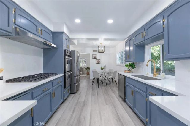 8356 Vanalden Avenue, Northridge, CA 91324