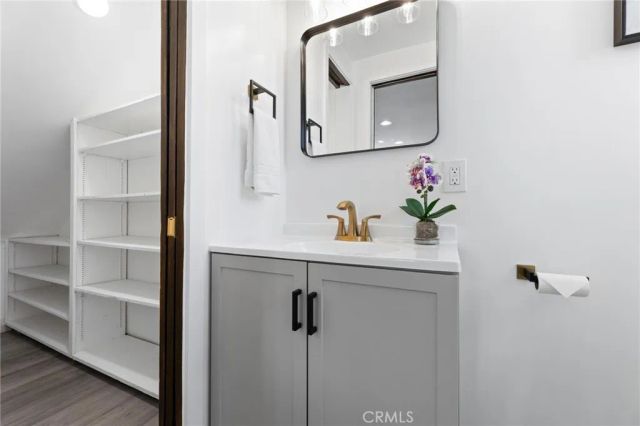 8356 Vanalden Avenue, Northridge, CA 91324