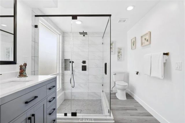 8356 Vanalden Avenue, Northridge, CA 91324