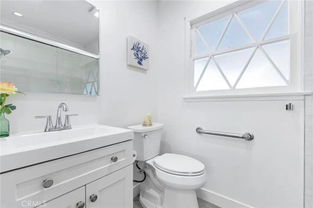 8356 Vanalden Avenue, Northridge, CA 91324