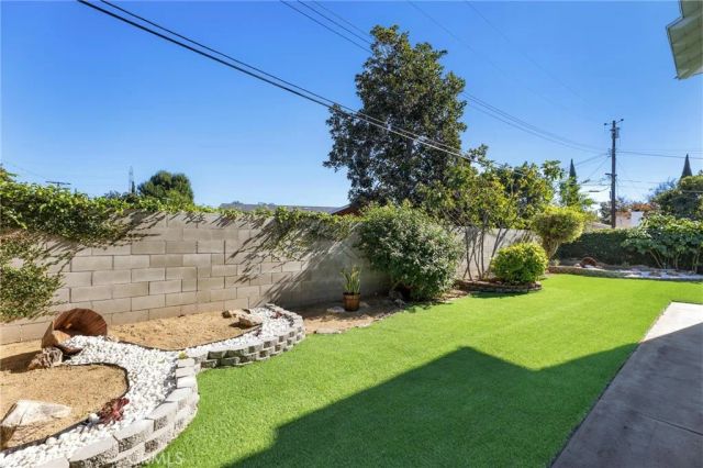 8356 Vanalden Avenue, Northridge, CA 91324