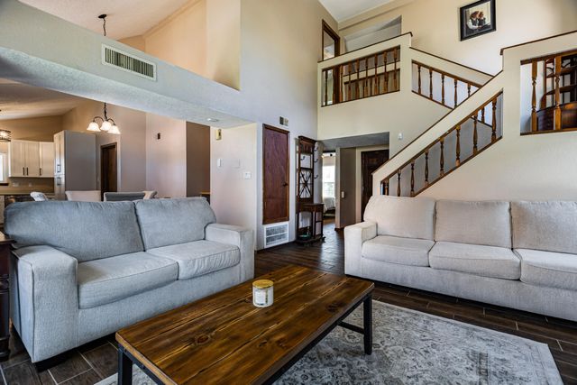 7804 Bursera Drive NW, Albuquerque, NM 87120
